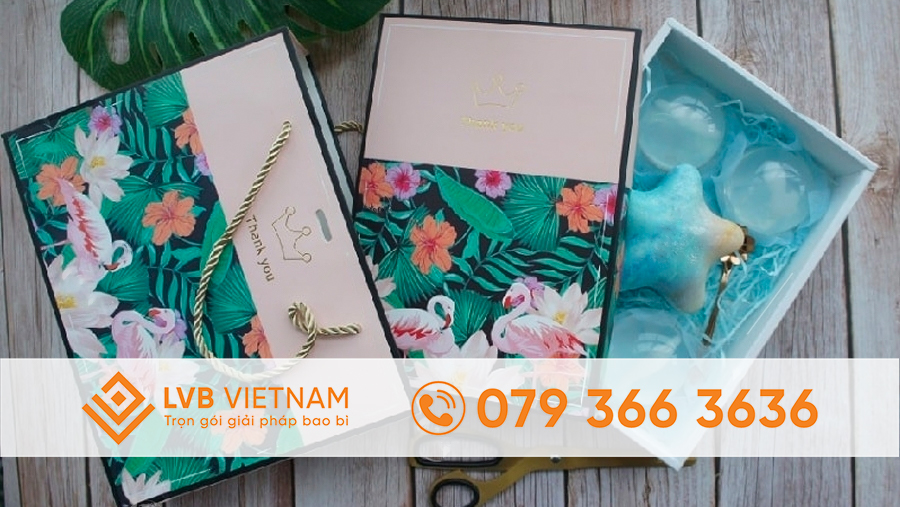 túi giấy đựng quà 8/3